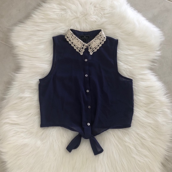 💥SOLD💥 Sheer Navy Blouse w/ Crochet Collar, SM - Picture 5 of 5